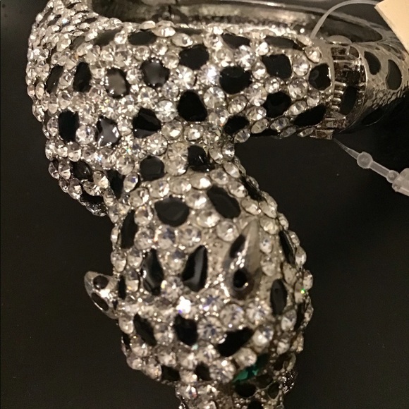 Crystal Leopard Bangle - Picture 4 of 5